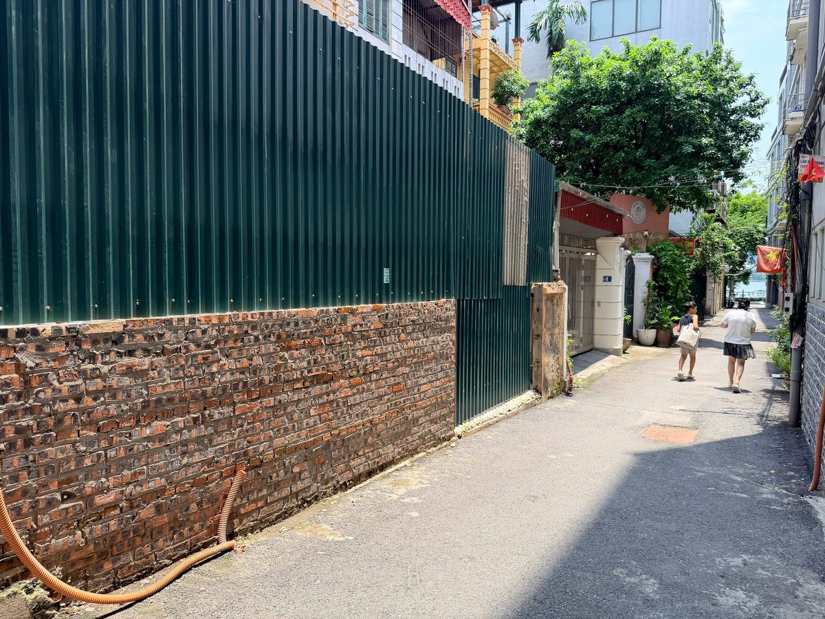 Siêu phẩm đất 2 mặt đường Lạc Long Quân – 135m² – 98 tỷ – Tây Hồ