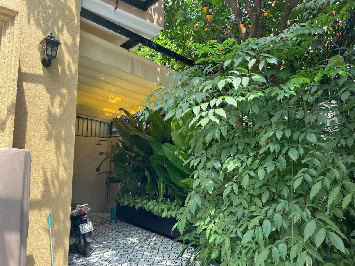 Bán biệt thự lô góc Thành Phố Giao Lưu 170m² – 4 tầng – vỉa hè rộng – nội thất cao cấp – 76 tỷ