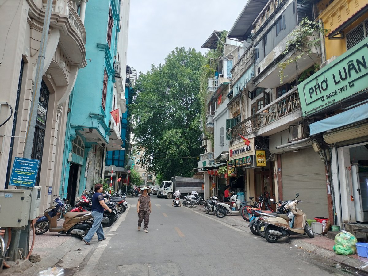 Nhà mặt phố Nguyễn Trung Trực – 32m² – vỉa hè kinh doanh – 26 tỷ – Ba Đình