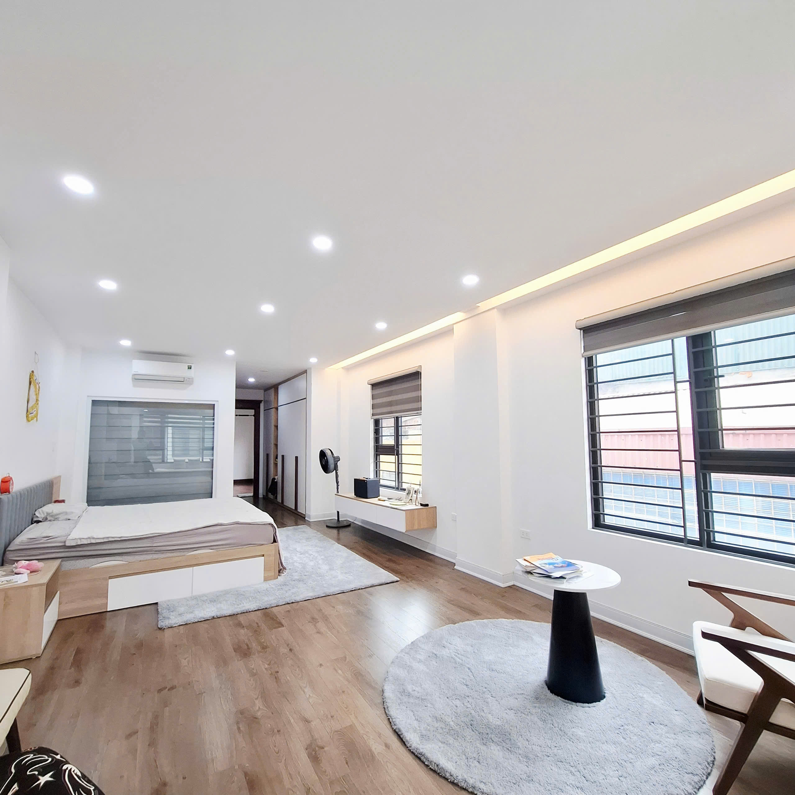 Bán nhà mặt phố Giảng Võ, Đống Đa, Hà Nội - 80m², 4 tầng, vỉa hè rộng, kinh doanh đỉnh