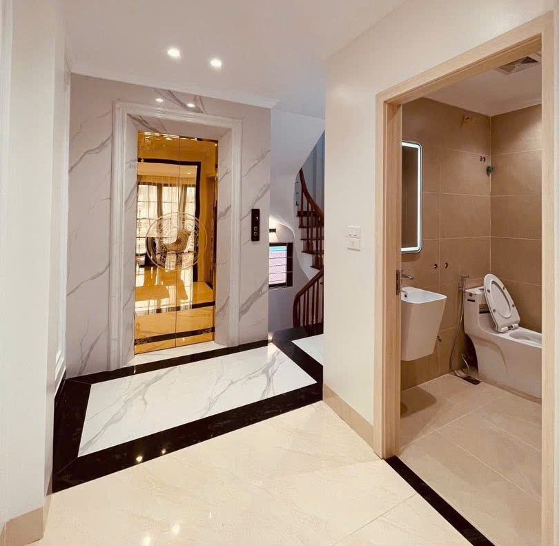 Bán nhà mặt phố Xã Đàn, Đống Đa, Hà Nội - 135m², mặt tiền 9m, thang máy, vị trí đẳng cấp - Hình 6