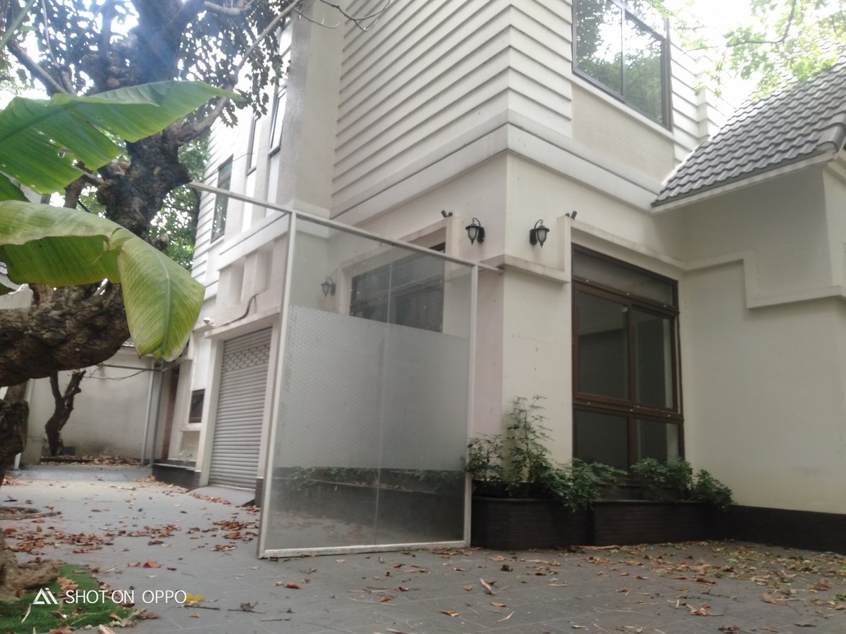 Bán gấp 2 căn biệt thự Quận 3 Hồ Chí Minh