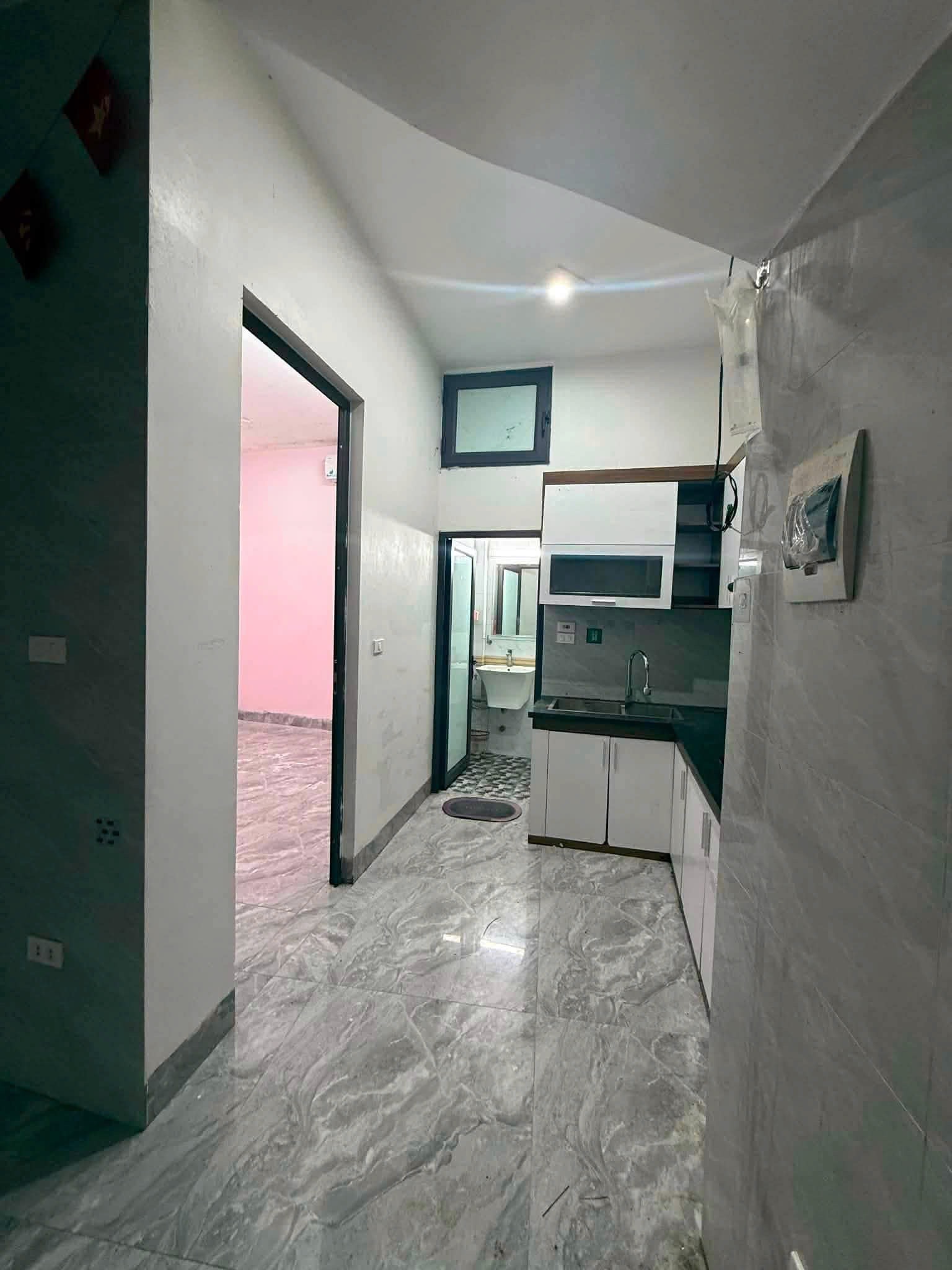 CHO THUÊ NHÀ NGUYÊN CĂN NGÕ CHỢ KHÂM THIÊN – ĐỐNG ĐA | 65M² x 2 TẦNG | 1PN | 7,5 TRIỆU/THÁNG