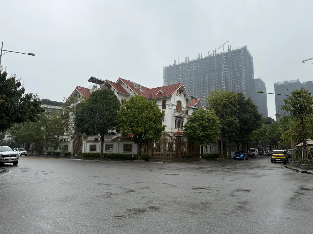 Bán Gấp Biệt Thự Tây Nam Hồ Linh Đàm Hoàng Mai Hà Nội - Hình 2